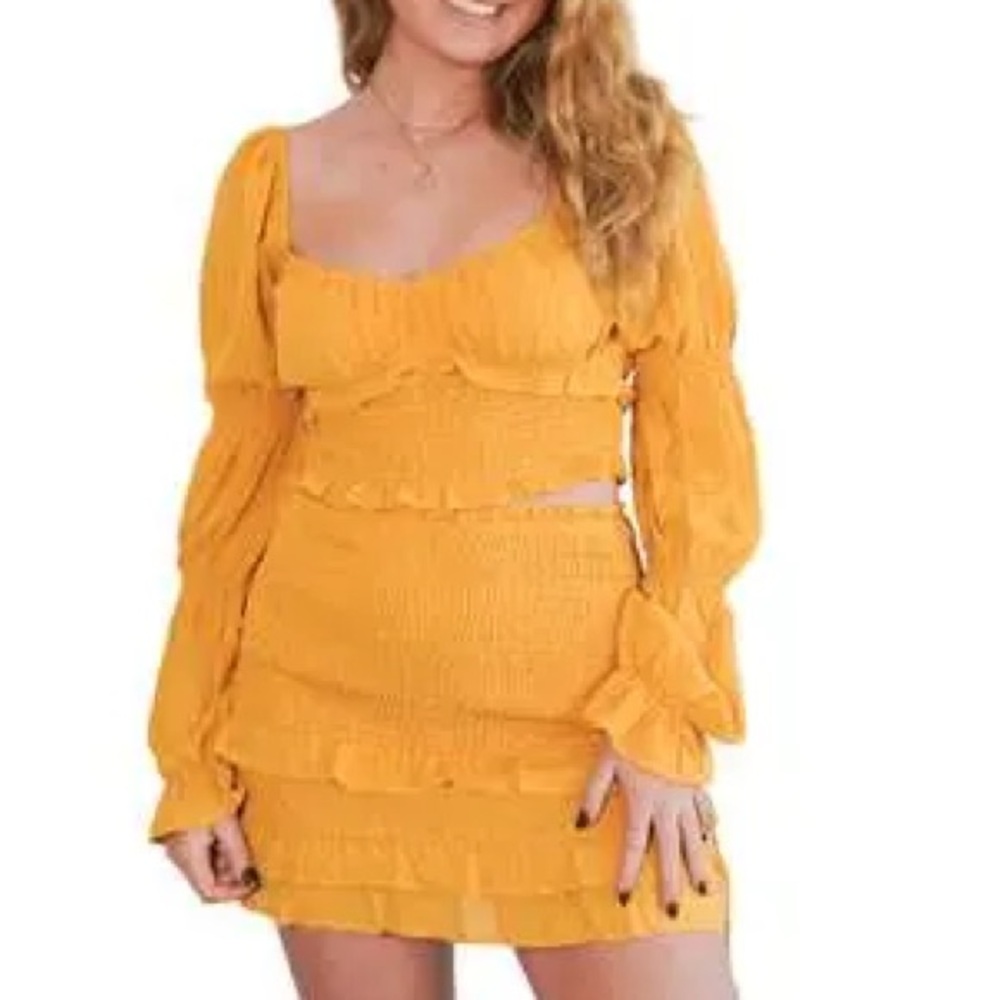 Le Lis Mustard Ruffled Top - Picture 6 of 6